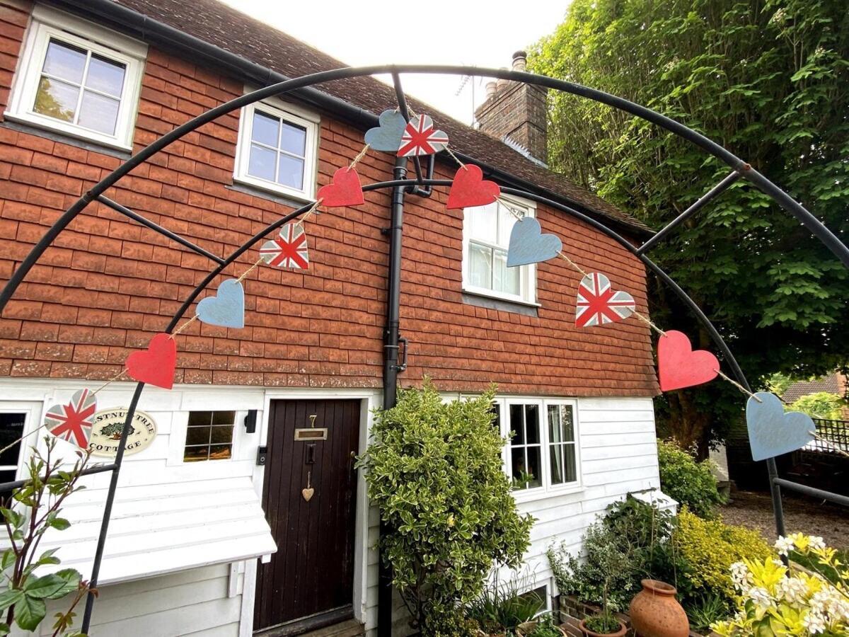 ארדינגלי Chestnut Tree Cottage, 7 High Street מראה חיצוני תמונה